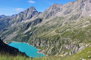 dal colle, il Rifugio Pontese e Lago di Teleccio